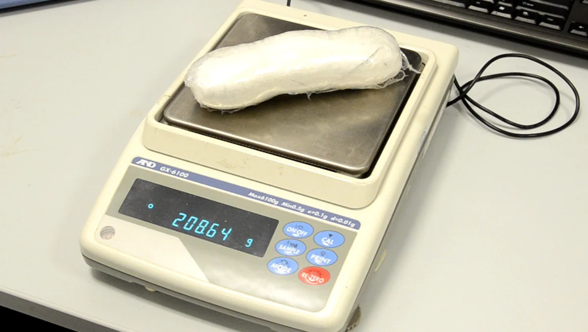 Sąd aresztował na trzy miesiące trzech obywateli Armenii, którzy w ubiegłym tygodniu zostali zatrzymani na Lotnisku Chopina za próbę przemytu ponad 770 gramów kokainy. Przerzut narkotyków do Erewania udaremnili funkcjonariusze Straży Granicznej we współdziałaniu z policjantami z Centralnego Biura Śledczego Policji.