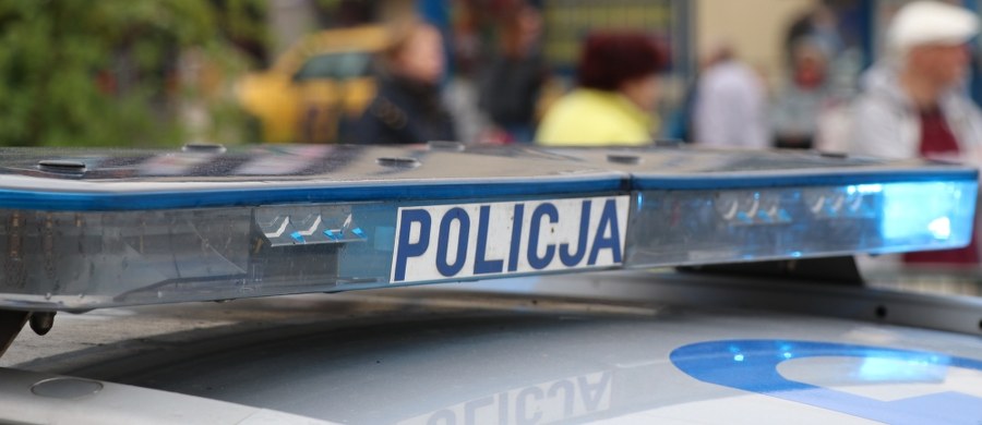 ​W Pruszczu Gdańskim zakończone prace na terenie zakładu produkującego chemię gospodarczą. Od wtorku policja i prokuratura odnajdywały tam w ziemi odpady. Choć powinny zostać zutylizowane, zostały zakopane.