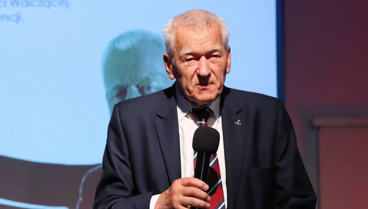 Słowa Kornela Morawieckiego o tym, że to Ukraina zaatakowała Donbas mogą szokować, jednak to nie jest pierwsza skandaliczna wypowiedź posła Wolnych i Solidarnych. Marszałek senior w przeszłości wielokrotnie apelował o zacieśnienie więzi polsko-rosyjskich, wychwalał żołnierzy radzieckich i krytykował Ukrainę za antyrosyjską politykę. 