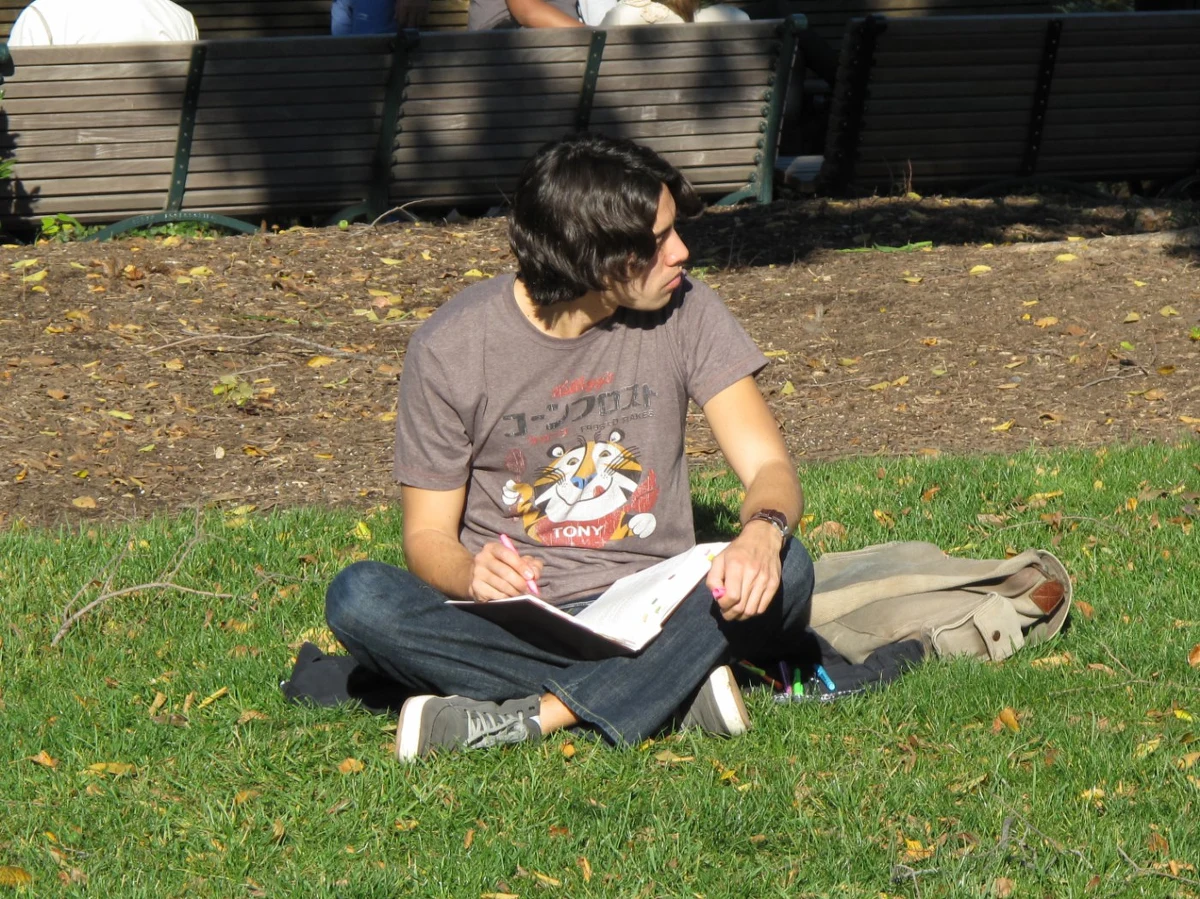 Rektorzy brytyjskich uniwersytetów apelują do ministra oświaty. Domagają się zablokowania działalności firm, które oferują studentom wypracowania za pieniądze. 