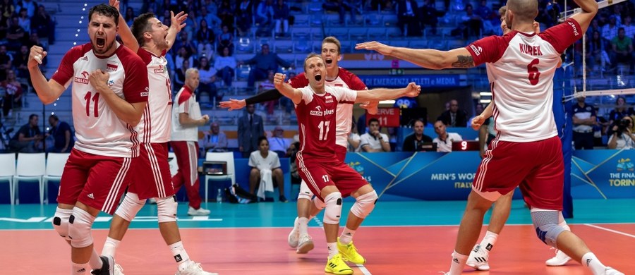 Polscy siatkarze pokonali w Turynie Serbów w III rundzie mistrzostw świata! Biało-czerwoni wygrali 3:0. To powtórka z rozrywki - ekipę z Bałkanów Polacy pokonali także w swoim poprzednim spotkaniu tej imprezy.