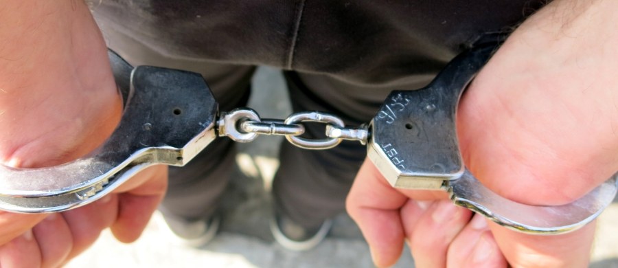 ​Siedmiu mężczyzn podejrzewanych o przygotowywanie zamachu terrorystycznego na dużą skalę aresztowano w czwartek w Holandii - poinformowała tamtejsza prokuratura.