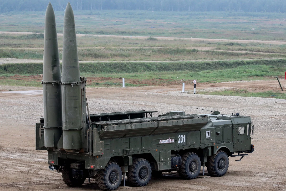 ​W sytuacji konfliktu Rosji z USA i NATO siły rosyjskie mogłyby przeciwko ewentualnej bazie wojskowej USA na terenie Polski użyć rakiet Iskander, pocisków manewrujących Kalibr i pocisków hiperdźwiękowych Kinżał - ocenia "Niezawisimaja Gazieta".