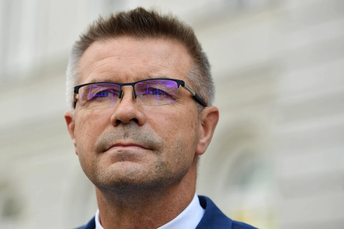 Poseł PiS Dominik Tarczyński musi przeprosić Bogdana Wentę - kandydata na prezydenta Kielc. Tak zdecydował sąd.