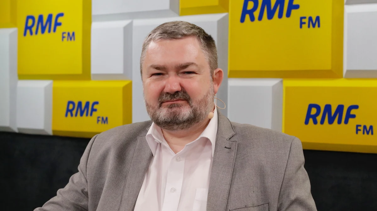 „Mamy do czynienia z sytuacją, w której sądzono do skutku. Sprawa wracała do pierwszej instancji (…). Pan przewodniczący Schetyna pogroził sędziom i sędzia, który był kiedyś podwładnym ministra Zbigniewa Ćwiąkalskiego orzekł na korzyść Platformy Obywatelskiej” - powiedział w Popołudniowej rozmowie w RMF FM Karol Karski europoseł PiS i rzecznik dyscypliny partyjnej PiS komentując wyrok sądu, który nakazał premierowi Morawieckiemu sprostować słowa o tym, że „Nie było ani dróg, ani mostów” podczas rządów PO. 