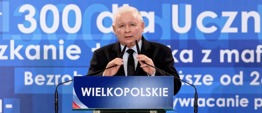 "Krucjata ideologiczna to nie jest zadanie samorządu, ani poznańskiego, ani żadnego innego" – stwierdził w Poznaniu prezes Prawa i Sprawiedliwości Jarosław Kaczyński.  "Żyjemy w wolnym kraju, jak ktoś chce prowadzić krucjatę ideologiczną, to niech się organizuje, niech zbiera środki, a dlaczego ze środków publicznych, w publicznych instytucjach? Naprawdę to jest niedopuszczalne i to szkodzi Poznaniowi" – ocenił. 