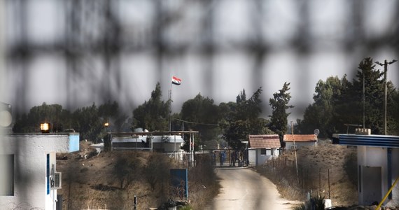 Syryjska armia (SAA) przeprowadziła w sobotę silny atak rakietowy na pozycje dżihadystów w rejonie Dżisr asz-Szugur w muhafazie Idlib. Ostrzał miał miejsce mimo zawartego 17 września porozumienia turecko-rosyjskiego, które miało zapobiec walkom w Idlibie.