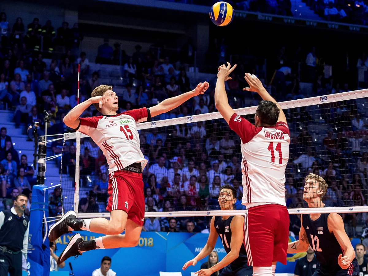 Polskich siatkarzy tylko jeden mecz dzieli od obrony tytułu mistrzów świata. Biało-czerwoni w wieczornym finale zmierzą się w Turynie z Brazylijczykami, których pokonali także w decydującym spotkaniu poprzedniej edycji mistrzostw świata.