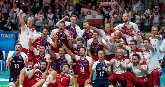 Polscy siatkarze rozegrali kapitalny mecz w Turynie i w imponującym stylu pokonali w finale mistrzostw świata Brazylię 3:0! To drugi triumf polskich siatkarzy w mundialu z rzędu! Przez całe spotkanie to biało-czerwoni dyktowali warunki gry.