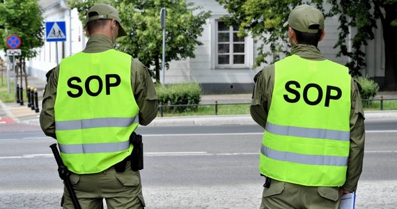 Rząd znów uzupełnia flotę samochodową. Jak dowiedział się reporter RMF FM, Służba Ochrony Państwa zamierza kupić 13 aut, w tym dwie luksusowe limuzyny i trzy samochody elektryczne.