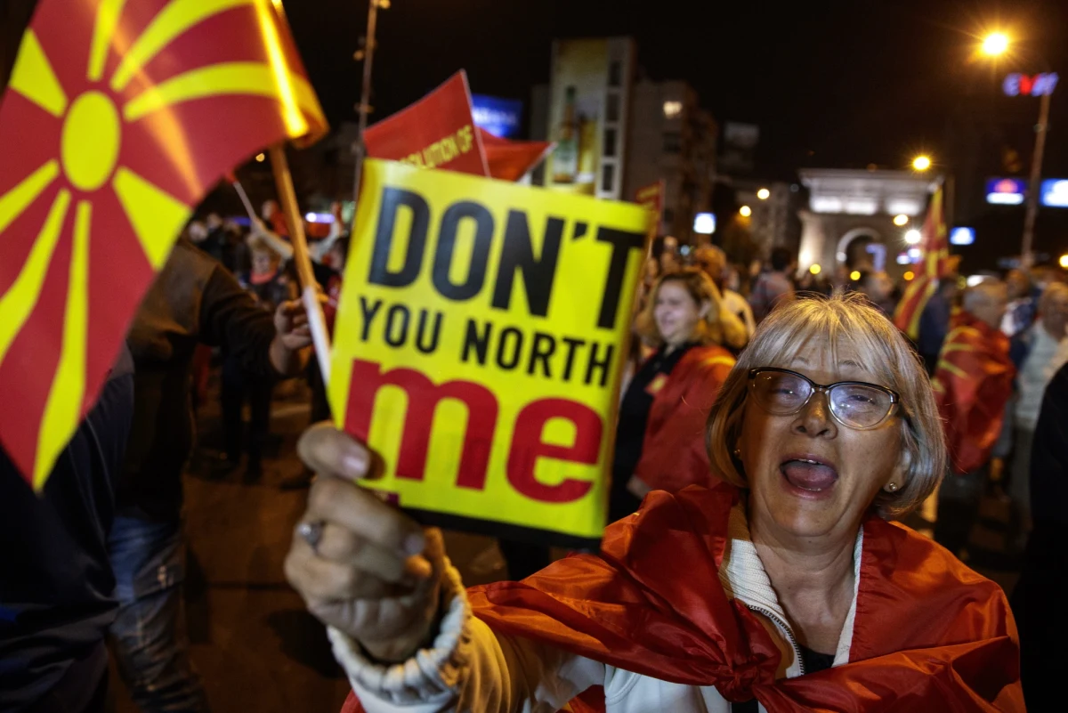 ​Premier Macedonii Zoran Zaew zapowiedział w poniedziałek, że bez porozumienia z opozycją ws. zatwierdzenia zmian konstytucyjnych wymaganych w myśl umowy z Grecją o zmianie nazwy kraju Macedonię jeszcze w tym roku czekają przedterminowe wybory.