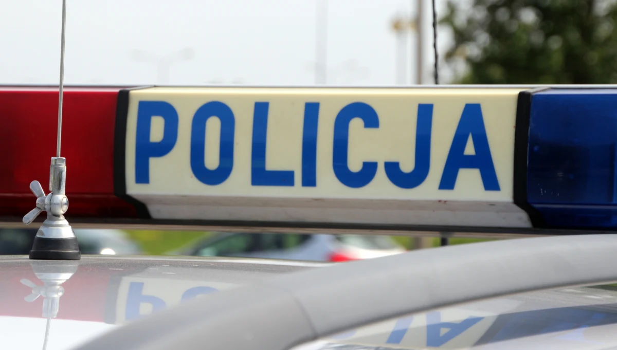 ​Policjanci wyjaśniają okoliczności ataku ostrym narzędziem, prawdopodobnie siekierą, w miejscowości Sobienie Jeziory w powiecie otwockim na Mazowszu.