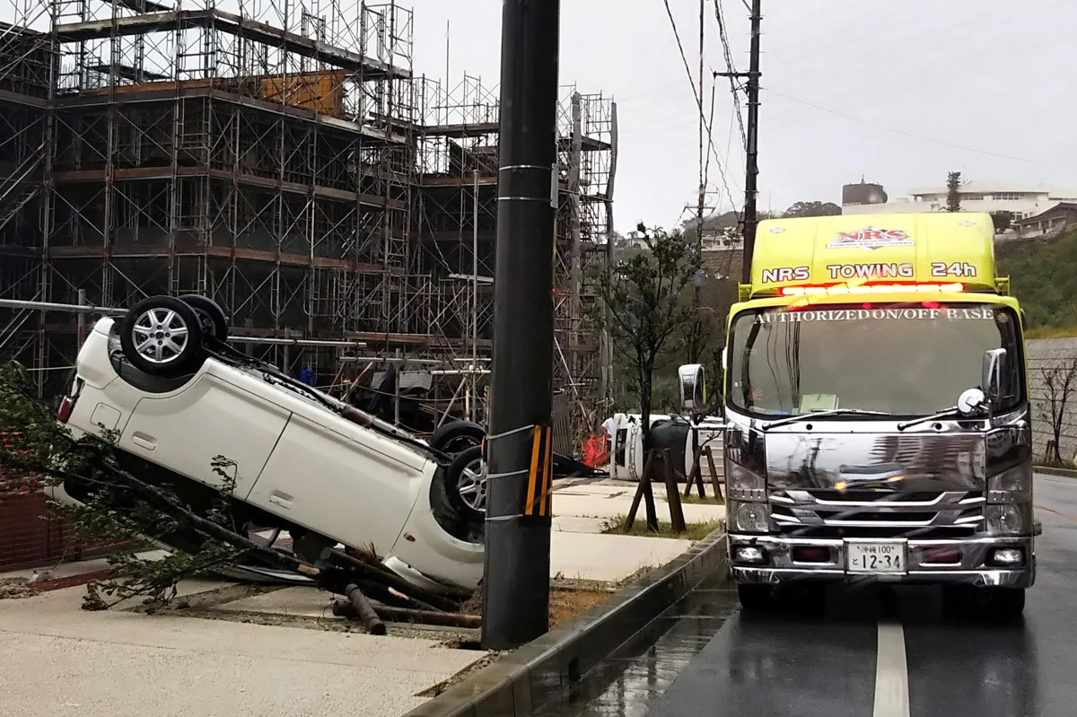 ​Co najmniej cztery osoby zabił tajfun Trami, który w niedzielę uderzył w południową Japonię - poinformowała agencja Kyodo, powołując się na lokalne władze. Co najmniej 200 osób jest rannych.