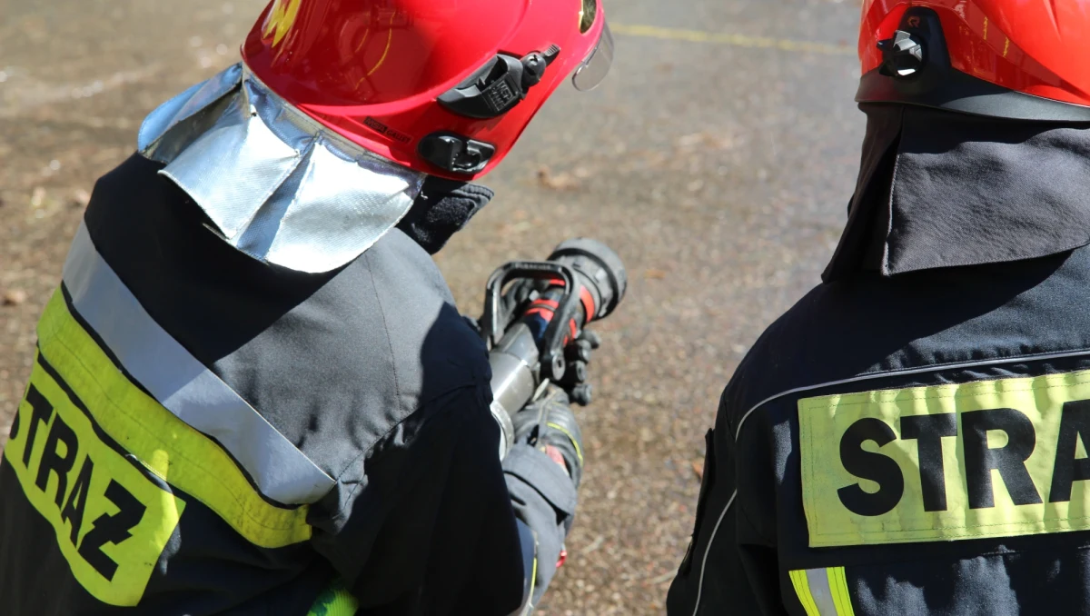 Osiem osób, w tym sześcioro dzieci, trafiło do szpitala po pożarze domu w Rumi na Pomorzu. 4 osoby zostały ranne po wybuchu ognia w bloku w Łodzi przy ul. Rydla.