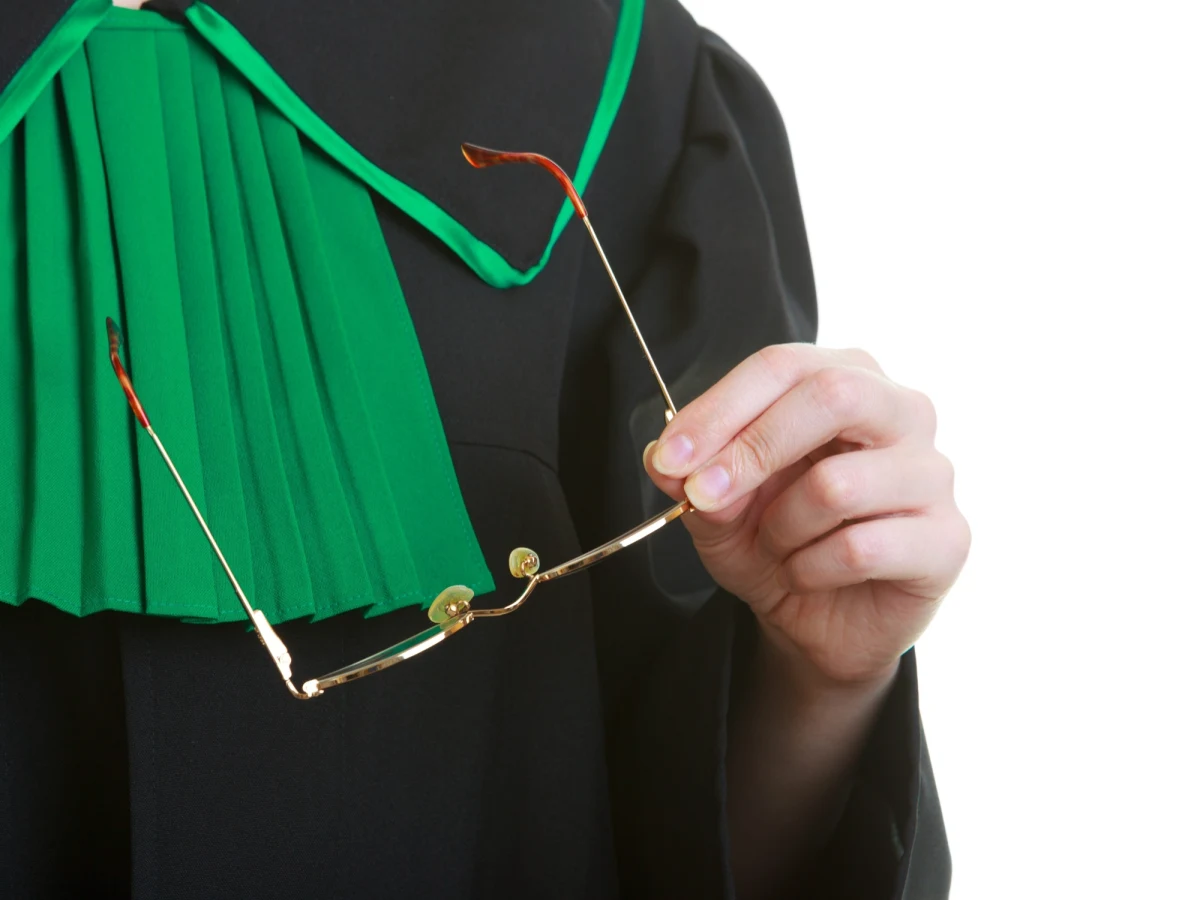 Kontrowersyjny dla polskiego rządu sędzia TSUE Antonio Tizzano, który podczas rozprawy w kwestii Puszczy Białowieskiej doradzał KE, żeby wnioskowała o kary dla Polski, nie będzie rozpatrywał wniosku o środki zabezpieczające w sprawie Sądu Najwyższego – usłyszała w TSUE dziennikarka RMF FM. 8 października przechodzi on na emeryturę. Największe szanse na stanowisko wiceprezesa TSUE po Tizzano ma sędzia hiszpańska Rosario Silva de Lapuerta. 