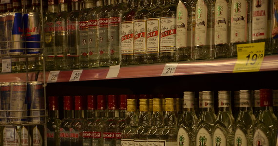 Zaledwie dobę po wejściu w życie ograniczenia nocnej sprzedaży alkoholu w Mińsku i kilku regionach Białorusi prezydent Alaksandr Łukaszenka osobiście nakazał wycofanie tych zakazów w ciągu 24 godzin.
