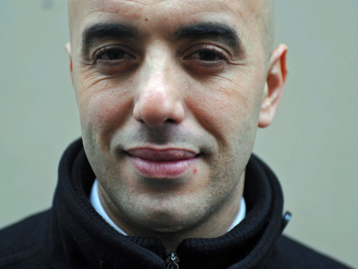 Redoine Faid zatrzymany - pochwaliły się francuskie służby. To najbardziej poszukiwany gangster we Francji.