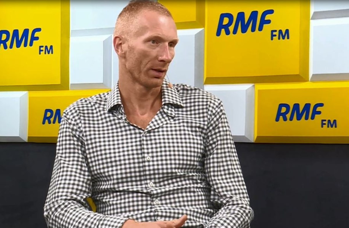 Jeszcze w poprzednim sezonie zdobywał bramki dla PGE Vive Kielce. Karol Bielecki – jeden z najlepszych polskich szczypiornistów w historii od kilku miesięcy jest na sportowej emeryturze, ale na rynku wydawniczym pojawiła się już jego biografia pod tytułem "Wojownik". W rozmowie z Patrykiem Serwańskim Bielecki opowiedział o procesie powstawania książki. "To historia o trudnych wyborach, o walce z samym sobą. W trakcie kariery docierały do mnie informacje, że moja historia daje ludziom siłę. Mam nadzieję, że ta książka będzie inspiracją" - powiedział.