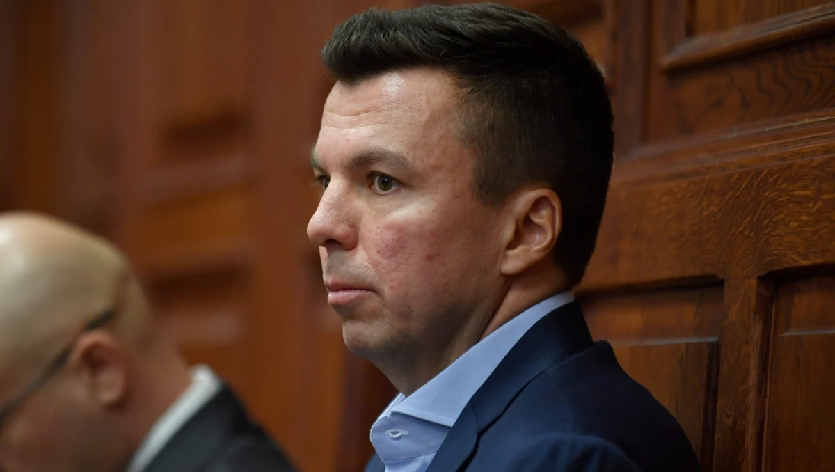 Sąd Okręgowy w Warszawie odrzucił wniosek obrońców Marka Falenty o odroczenie mu kary 2,5 roku więzienia w związku z tzw. aferą podsłuchową. Jednocześnie ten sam sąd wstrzymał wykonanie kary do czasu "rozpoznania ewentualnego zażalenia".