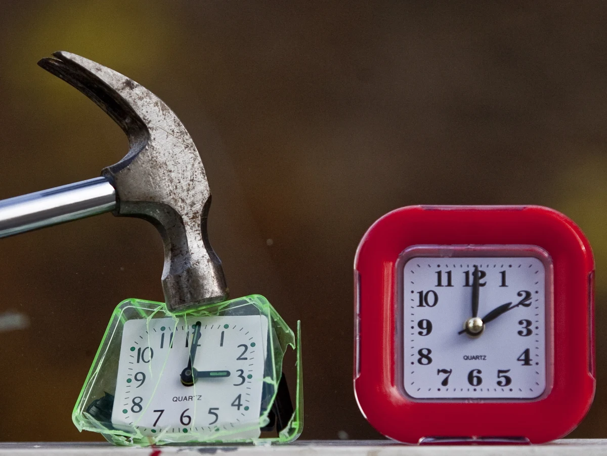 Rząd Republiki Irlandii przeprowadzi publiczną konsultację w sprawie proponowanego przez Unię Europejską zniesienia zmiany czasu między letnim a zimowym. W Irlandii, która dzieli się na Republikę i brytyjski Ulster, może to być szczególnie problematyczne. Wszystko z powodu brexitu. 