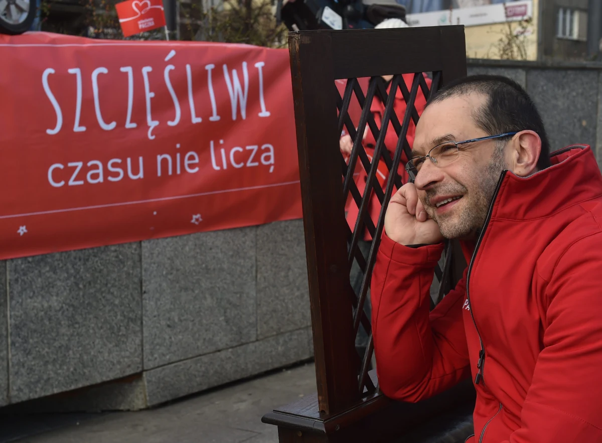 Krakowska policja wszczęła dochodzenie ws. mobbingu w Stowarzyszeniu Wiosna. Przesłuchany został pierwszy świadek. "Śledczy przekazali materiały w sprawie stowarzyszenia Komendzie Miejskiej Policji. Komenda wszczęła dochodzenie ws. uporczywego naruszenia praw pracowniczych" - powiedział Janusz Hnatko z Prokuratury Okręgowej w Krakowie. 