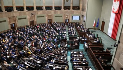 Projekt antyszczepionkowców w Sejmie. PiS i Kukiz'15 za dalszymi pracami