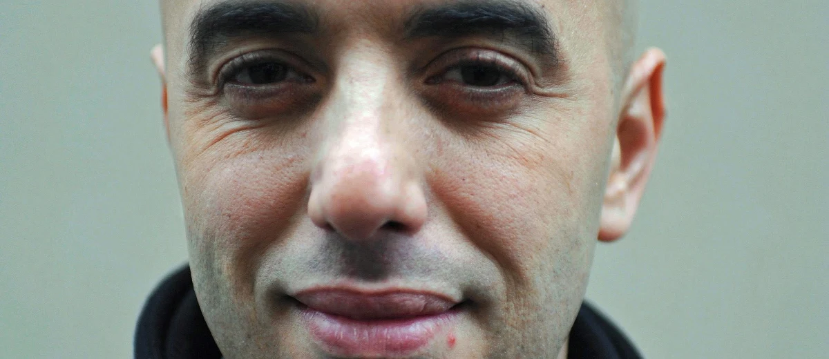 Złapany wczoraj najbardziej poszukiwany francuski gangster ukrywał się przebrany za muzułmankę w nikabie. Redoine Faid kilka miesięcy temu w spektakularny sposób uciekł helikopterem z więzienia.