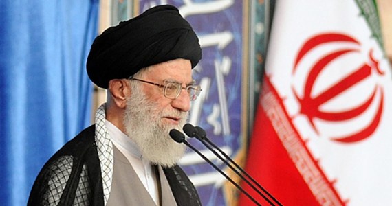 ​Iran zwycięży Stany Zjednoczone, pokonując amerykańskie sankcje - oświadczył najwyższy irański przywódca duchowo-polityczny, ajatollah Ali Chamenei.