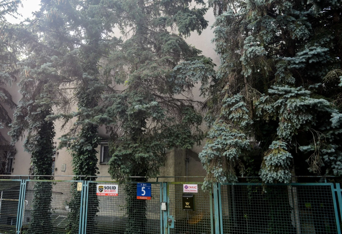 Śledztwo w sprawie warszawskiej willi Wojciecha Jaruzelskiego zostało umorzone - dowiedział się reporter RMF FM. Chodziło o postępowanie wszczęte przed rokiem, w którym prokuratura badała, czy stołeczni urzędnicy przekroczyli swe uprawnienia, wydając decyzję, na mocy której dom przy ulicy Ikara trafił do generała. 