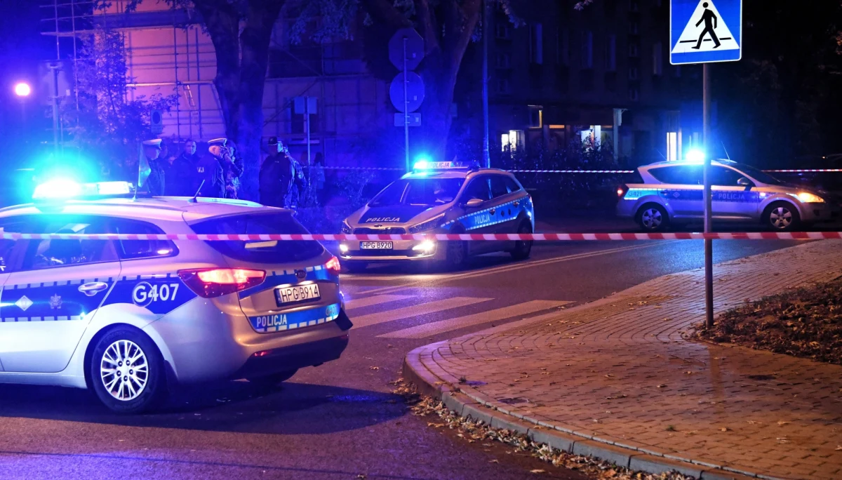 ​Wypadek z udziałem prezydenckiej kolumny w Oświęcimiu. Podczas czwartkowej wizyty Andrzeja Dudy w mieście, w kolumnę wbiegł mały chłopiec. Dziecko zawieziono do szpitala.