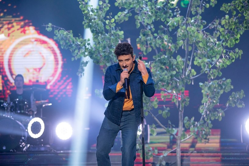 Co wydarzy się w kolejnym odcinku "Twoja Twarz Brzmi Znajomo 10"? Na scenie pojawi się między innymi Rafał Szatan jako... Dawid Podsiadło.