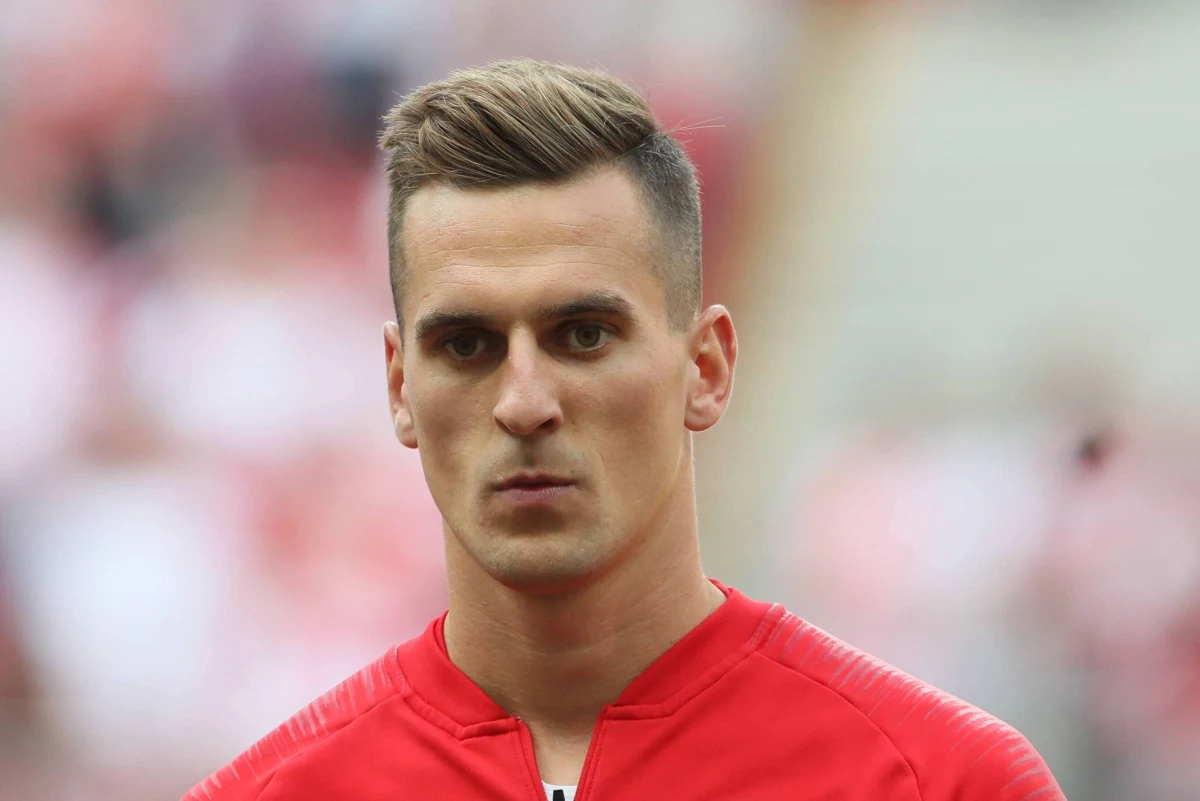 ​"30 sekund terroru" - tak dziennik z Neapolu "Il Mattino" pisze w piątek o napaści na Arkadiusza Milika pod jego domem na przedmieściach tego miasta. Gazeta przytacza relację piłkarza, który opisał, że napastnicy milczeli i "mówili przy pomocy pistoletu".