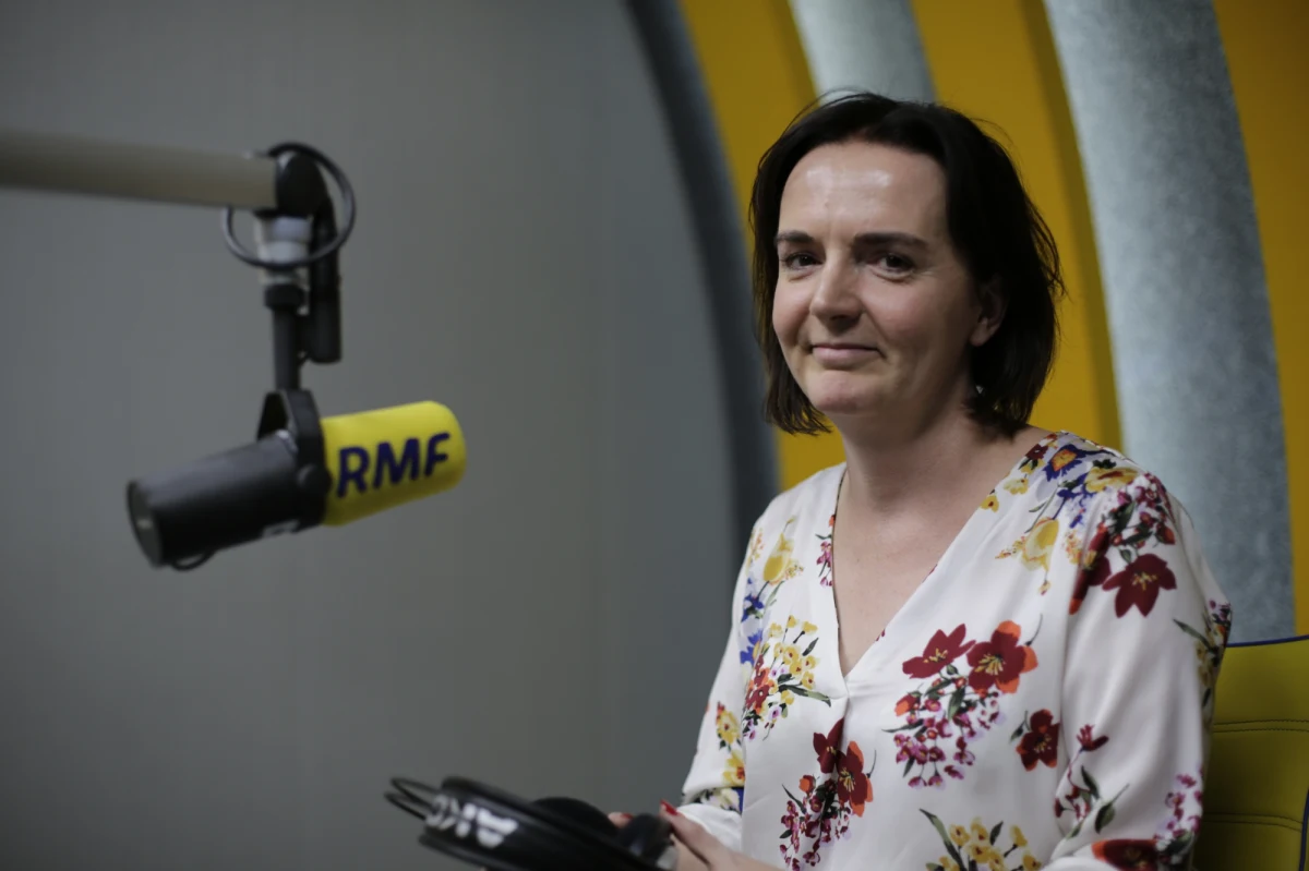 "Szukamy ludzi, którzy chcą zrobić paczkę w tym roku. Chcą wziąć odpowiedzialność, szczególnie, że łatwo nie jest. Jesteśmy w kryzysie, nie ukrywamy tego" - przyznaje w Popołudniowej rozmowie w RMF FM nowa szefowa Szlachetnej Paczki i prezes Stowarzyszenia WIOSNA Joanna Sadzik, pytana o zawirowania wokół stowarzyszenia po odejściu z niego ks. Jacka Stryczka. Dotychczasowemu szefowi część byłych pracowników zarzuciła mobbing. Sadzik podkreśla: "Nie mamy wątpliwości, że musimy zorganizować finał Szlachetnej Paczki". I apeluje: "Brakuje nam jeszcze 3 tys. zgłoszeń wolontariuszy. Zapraszam do zgłaszania się".