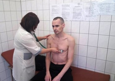 Sencow przerwał głodówkę. Adwokat ma wątpliwość czy przeżyje
