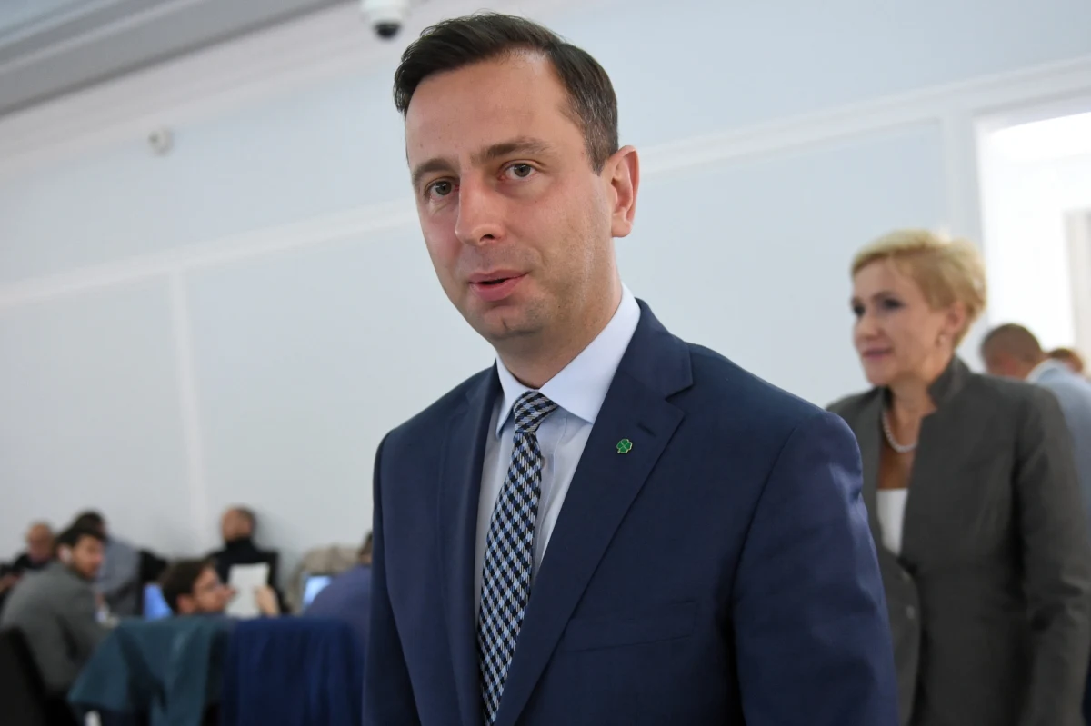 ​Liderów wszystkich czołowych ugrupowań politycznych do debaty o stanie państwa i przyszłości Polski wezwał w sobotę w Łodzi prezes PSL Władysław Kosiniak-Kamysz. "Poznajmy programy, ale też zetrzyjmy się w dyskusji, bo dziś wymieniamy się poglądami na konferencjach" - ogłosił szef ludowców.