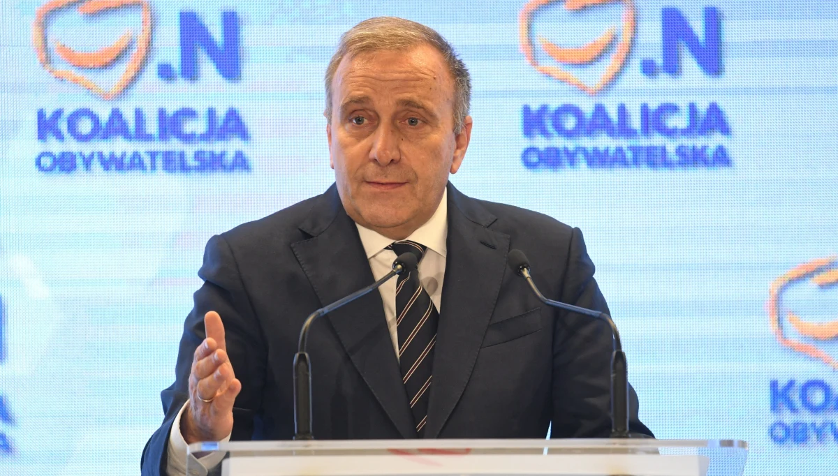 W sprawie konwencji prezydenta Legionowa Romana Smogorzewskiego działamy bardzo twardo - powiedział w Bydgoszczy lider PO Grzegorz Schetyna. Dodał, że Smogorzewski nie jest już członkiem PO. 