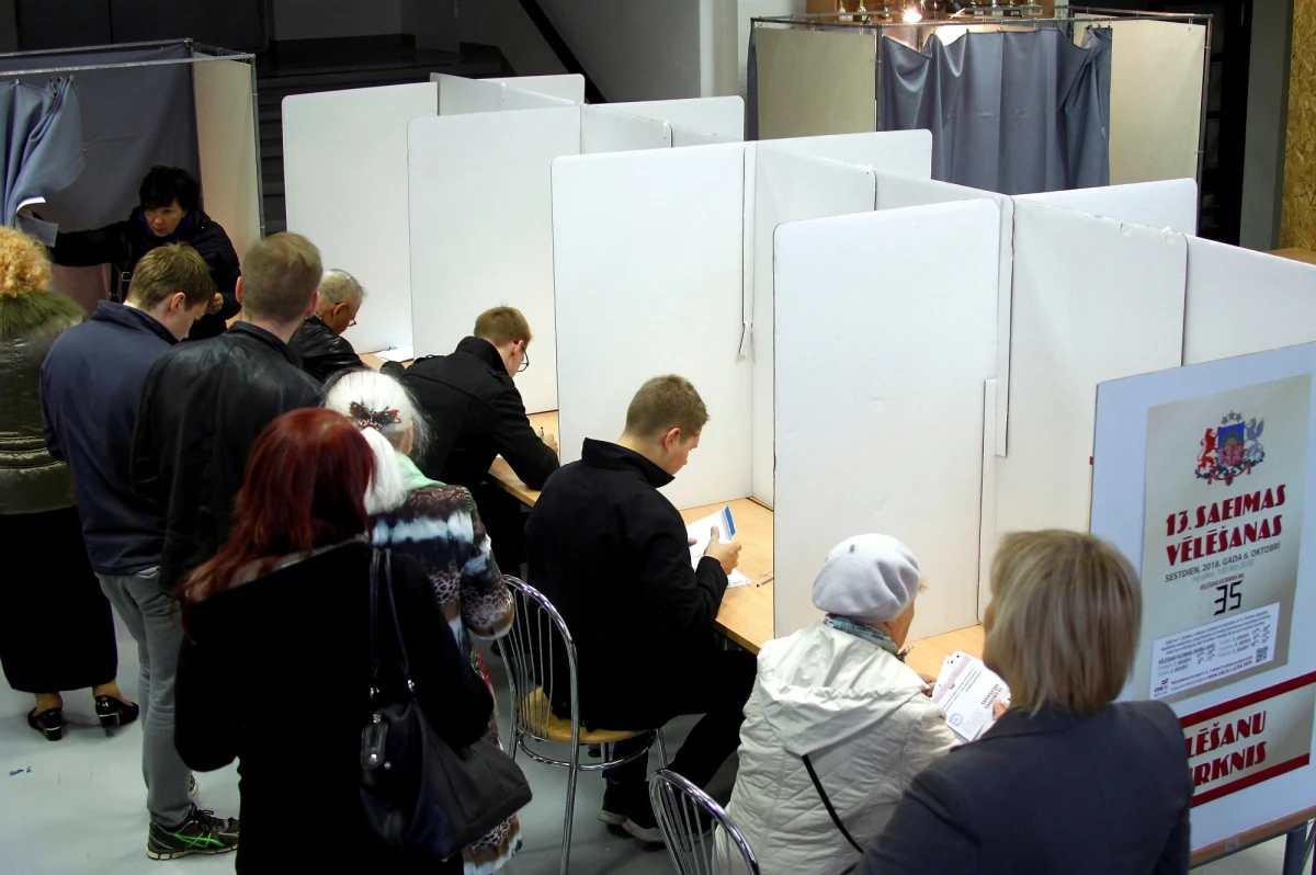 Reprezentująca rosyjskojęzyczną mniejszość Socjaldemokratyczna Partia "Zgoda" zdobyła najwięcej - 19,4 proc. - głosów w sobotnich wyborach parlamentarnych na Łotwie - wynika z sondaży exit poll zleconych przez państwową telewizję LTV. Liberalna koalicja "Dla Rozwoju Łotwy" i "Ruchu Za!" zdobyła 13,4 proc., a konserwatywny Sojusz Narodowy (NA) 12,6 proc. Obie te formacje mają proeuropejską orientację.