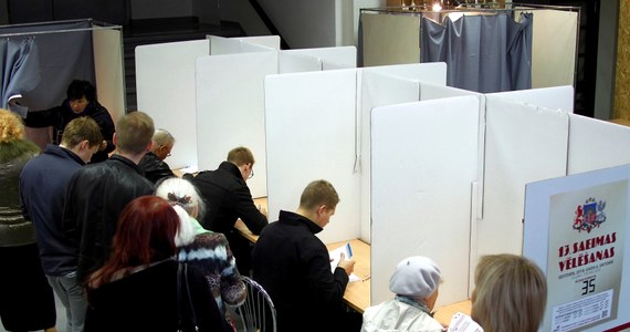 Reprezentująca rosyjskojęzyczną mniejszość Socjaldemokratyczna Partia "Zgoda" zdobyła najwięcej - 19,4 proc. - głosów w sobotnich wyborach parlamentarnych na Łotwie - wynika z sondaży exit poll zleconych przez państwową telewizję LTV. Liberalna koalicja "Dla Rozwoju Łotwy" i "Ruchu Za!" zdobyła 13,4 proc., a konserwatywny Sojusz Narodowy (NA) 12,6 proc. Obie te formacje mają proeuropejską orientację.