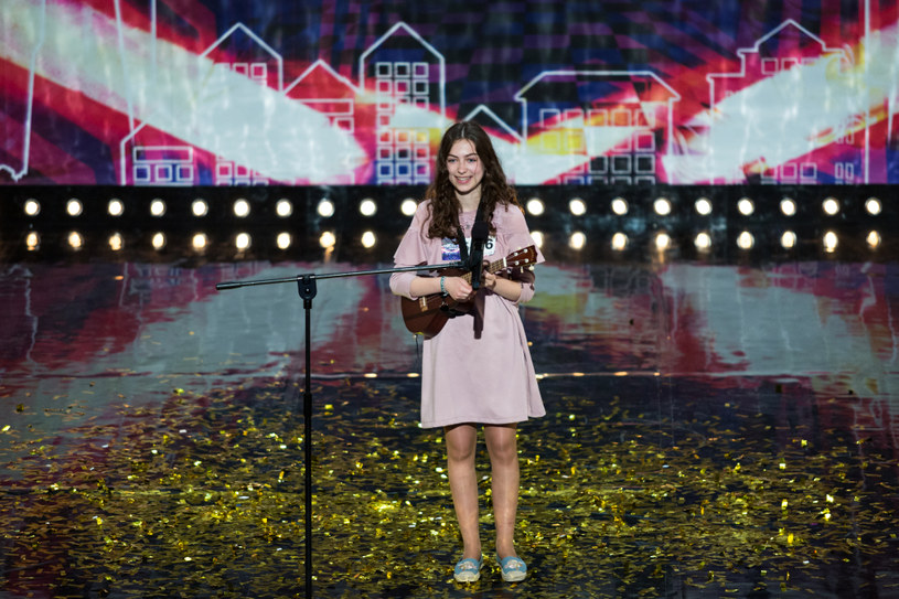 15-letnia Karolina Szkiłądź tak zachwyciła Marcina Prokopa, że ten nagrodził ją złotym przyciskiem. Dzięki temu uczestniczka przeszła od razu do półfinału 11. edycji "Mam talent". 