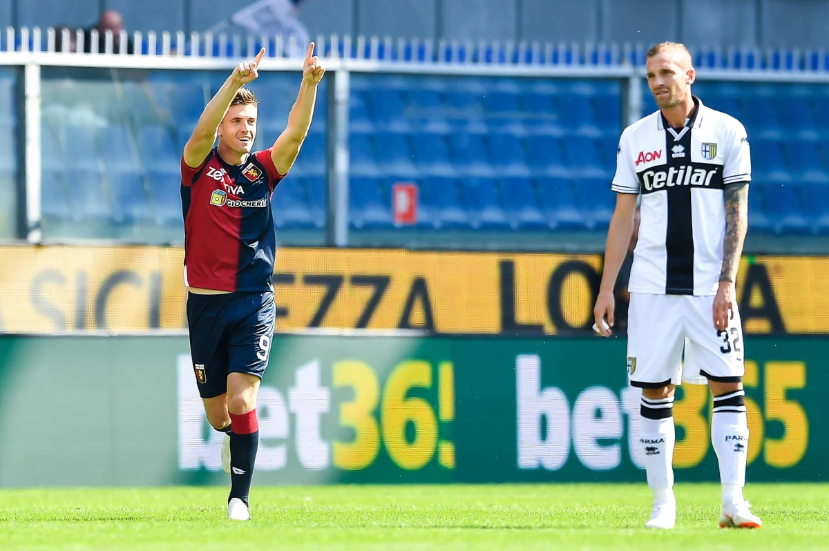 Krzysztof Piątek zdobył gola dla Genoi, powiększając swój dorobek do dziewięciu bramek w siedmiu meczach włoskiej ekstraklasy. Polski piłkarz jest liderem klasyfikacji strzelców. Jego zespół przegrał jednak w 8. kolejce przed własną publicznością z Parmą 1:3.