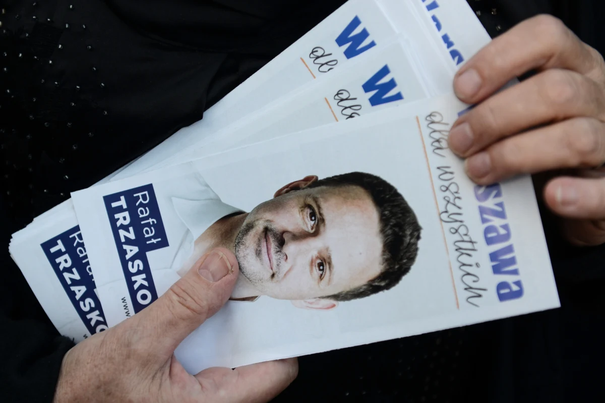 Mimo manipulacji i kłamstw PiS, wygramy batalię w Warszawie, bo - jak mawiał Winston Churchill - latawiec lata najwyżej pod wiatr, a nie z wiatrem – mówił podczas konwencji kandydat Koalicji Obywatelskiej na prezydenta stolicy Rafał Trzaskowski.