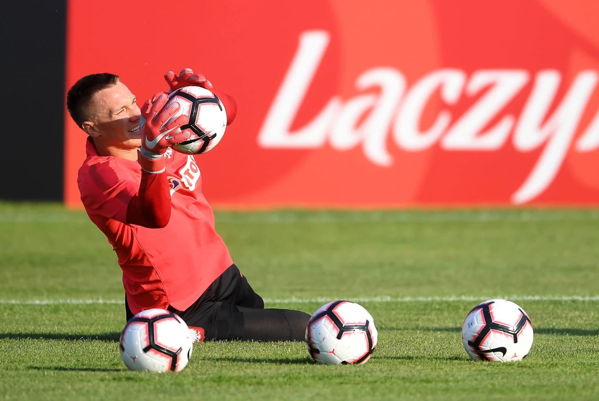 Bartłomiej Drągowski z Fiorentiny zastąpi kontuzjowanego bramkarza Bologny Łukasza Skorupskiego na zgrupowaniu kadry, która od poniedziałku będzie się przygotowywać do spotkań z Portugalią i Włochami w piłkarskiej Lidze Narodów (11 i 14 października w Chorzowie). Taką informację podał Polski Związek Piłki Nożnej. 
