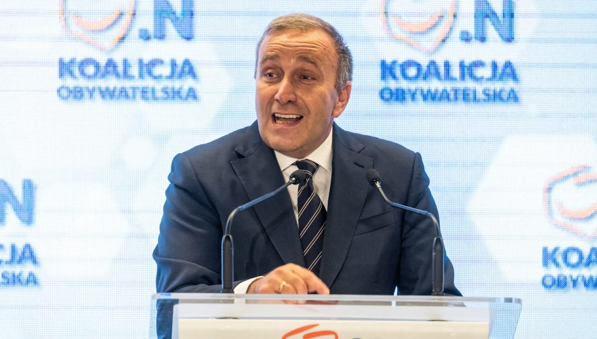 ​Wielką szansą dla województwa świętokrzyskiego są m.in. specjalne strefy ekonomiczne. Chcemy inwestować w człowieka poprzez budowę żłobków, przedszkoli, poprzez ofertę dla przedsiębiorców - mówili liderzy Koalicji Obywatelskiej podczas konwencji w Skarżysku-Kamiennej.