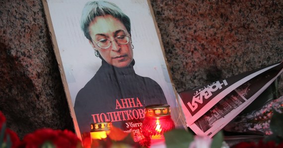​W 12. rocznicę zabójstwa rosyjskiej dziennikarki Anny Politykowskiej w całej Rosji odbyły się akcje upamiętniające. Z kolei "Nowaja Gazieta" opublikowała listę pytań pod adresem śledztwa w sprawie śmierci dziennikarki.