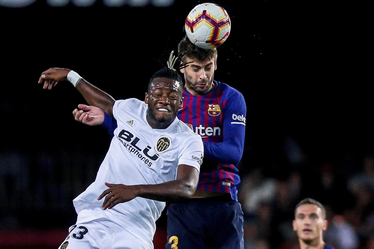 ​Piłkarze Barcelony zremisowali na wyjeździe z Valencią 1:1 w 8. kolejce hiszpańskiej ekstraklasy. To ich czwarty z rzędu mecz ligowy bez zwycięstwa. Potknięcie tej drużyny wykorzystała Sevilla, który wygrała u siebie z Celtą Vigo 2:1 i została liderem.