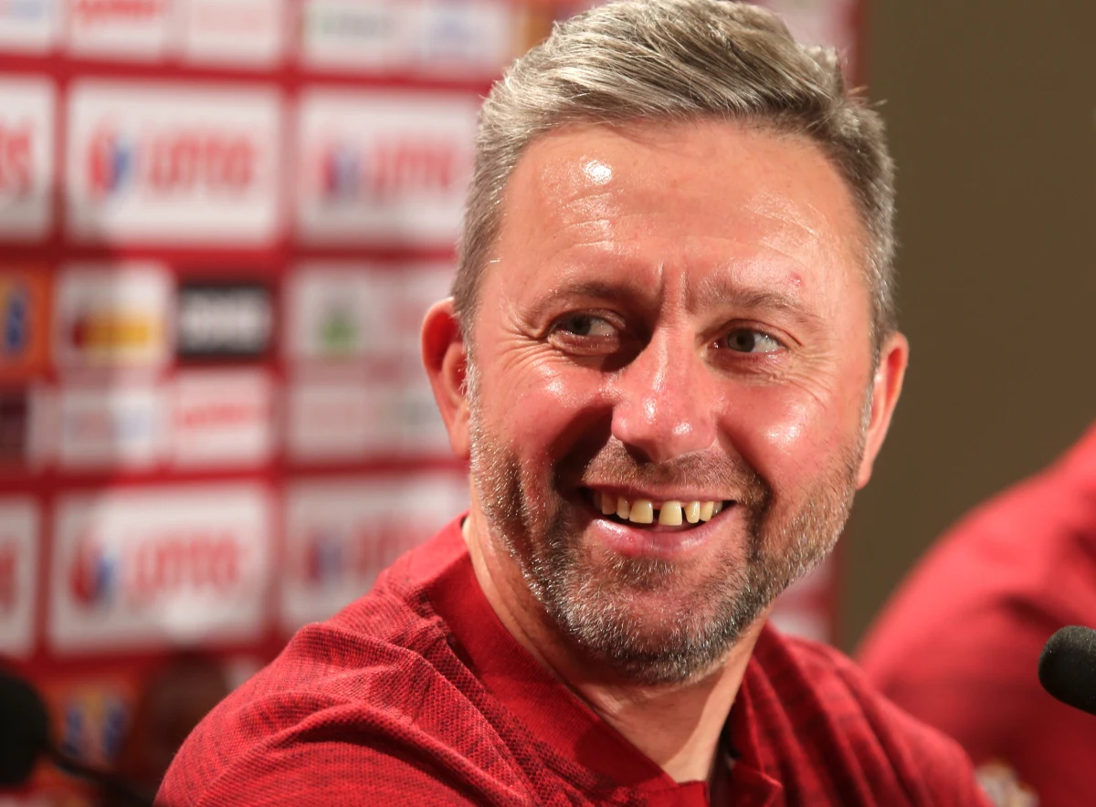 "Nie jestem zwolennikiem wielkich zmian, ale to nie znaczy, że nie będzie do nich dochodziło” – powiedział trener piłkarskiej reprezentacji Polski Jerzy Brzęczek.  Zdajemy sobie sprawę z tego, że jest grono młodych zawodników z reprezentacji U-21, których obserwujemy i bierzemy ich pod uwagę w planach na przyszłość" – podkreślił.
