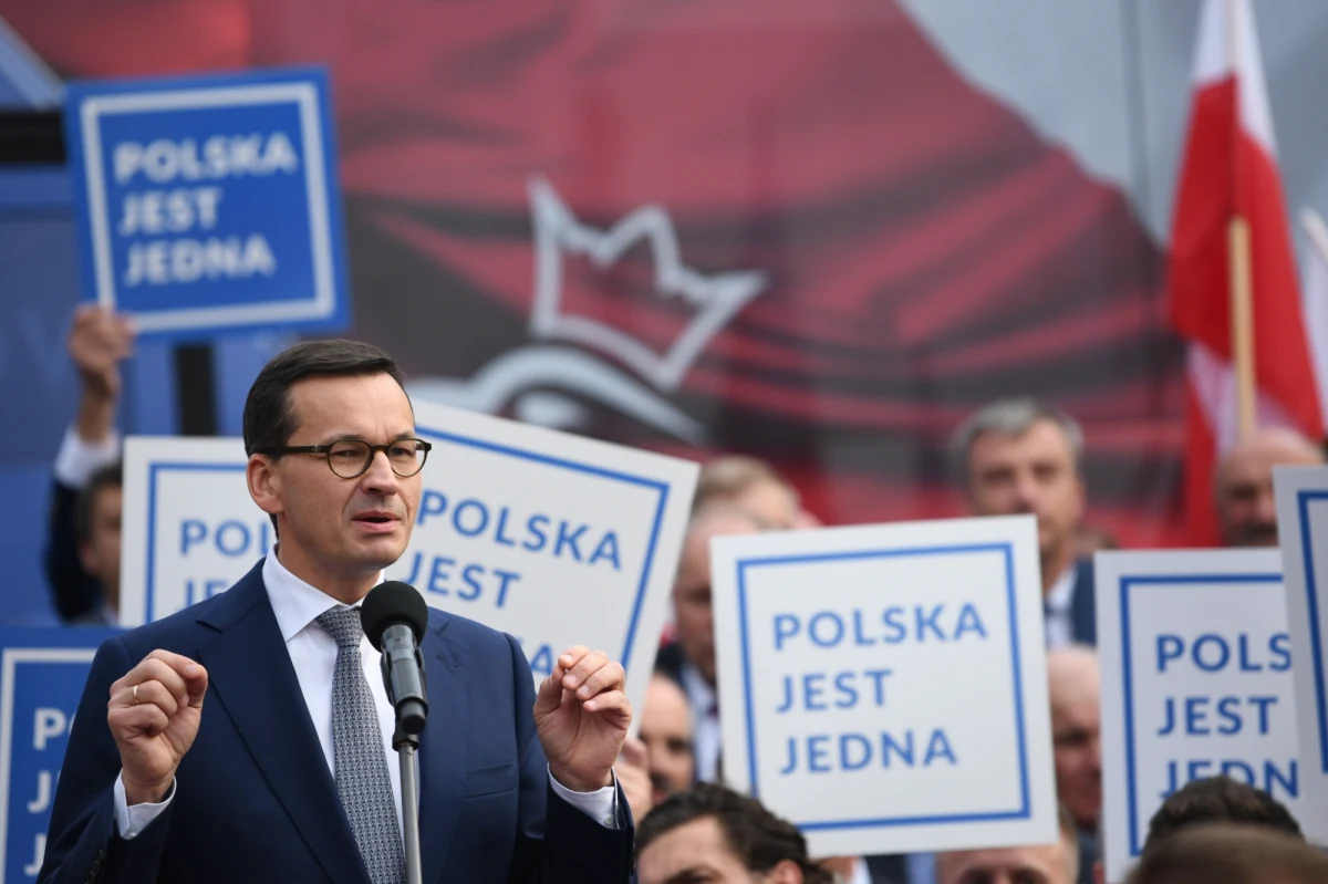 Chcemy powołania komisji śledczej ds. zbadania działań prokuratury, służb i policji w związku z nagraniami polityków - zapowiedział we wtorek lider ruchu Kukiz’15 Paweł Kukiz. Dodał, że jego klub rozpoczął zbiórkę podpisów pod projektem uchwały powołującej komisję ds. afery taśmowej.