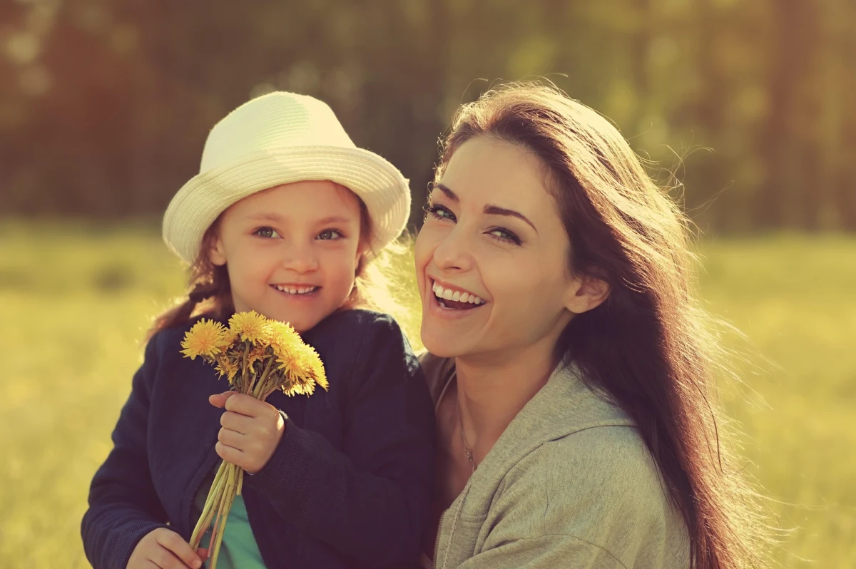 Analiza genomu dziecka pomoże przewidzieć, czy warto posyłać je na treningi koszykówki, czy czeka je raczej kariera w łodziach podwodnych. Może też przestrzec przed ryzykiem poważnych chorób. Naukowcy Michigan State University piszą na łamach czasopisma "Genetics", że wykorzystanie sztucznej inteligencji i tzw. uczenia maszynowego pozwala na podstawie DNA przewidzieć wiele naszych cech fizycznych, ocenić ryzyko najróżniejszych chorób, a nawet przestrzec, że będziemy mieli problemy w szkole.