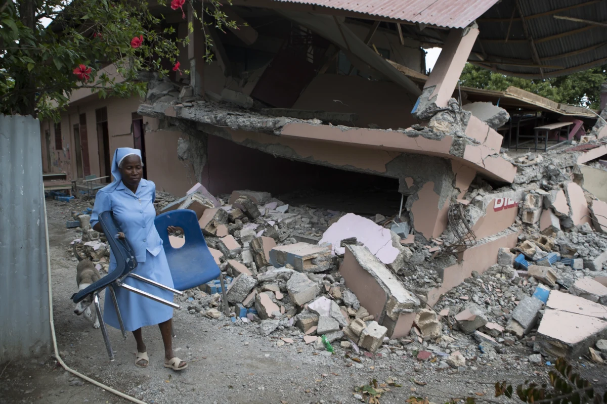 Władze Haiti opublikowały we wtorek najnowszy bilans trzęsienia ziemi o magnitudzie 5,9, które nawiedziło ten kraj w sobotę wieczorem. Według obrony cywilnej zginęło 17 osób, a 333 zostało rannych. Wielu Haitańczyków jest pozbawionych dachu nad głową.