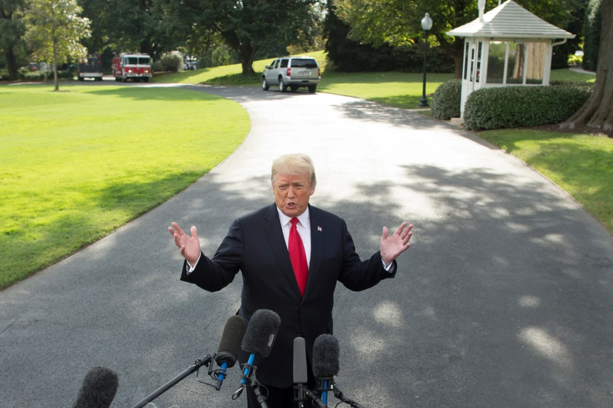 Kolejne spotkanie z przywódcą Korei Pł., Kim Dzong Unem odbędzie się już po wyborach do Kongresu USA rozpisanych na 6 listopada - oświadczył w środę prezydent USA Donald Trump. "Po prostu nie mógłbym teraz wyjechać" - wyjaśnił.
